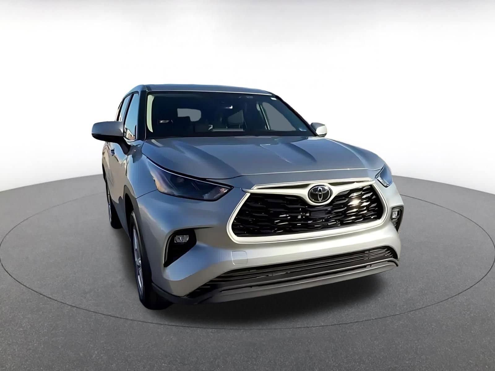 Thumbnail: 2025 Toyota Highlander - 4