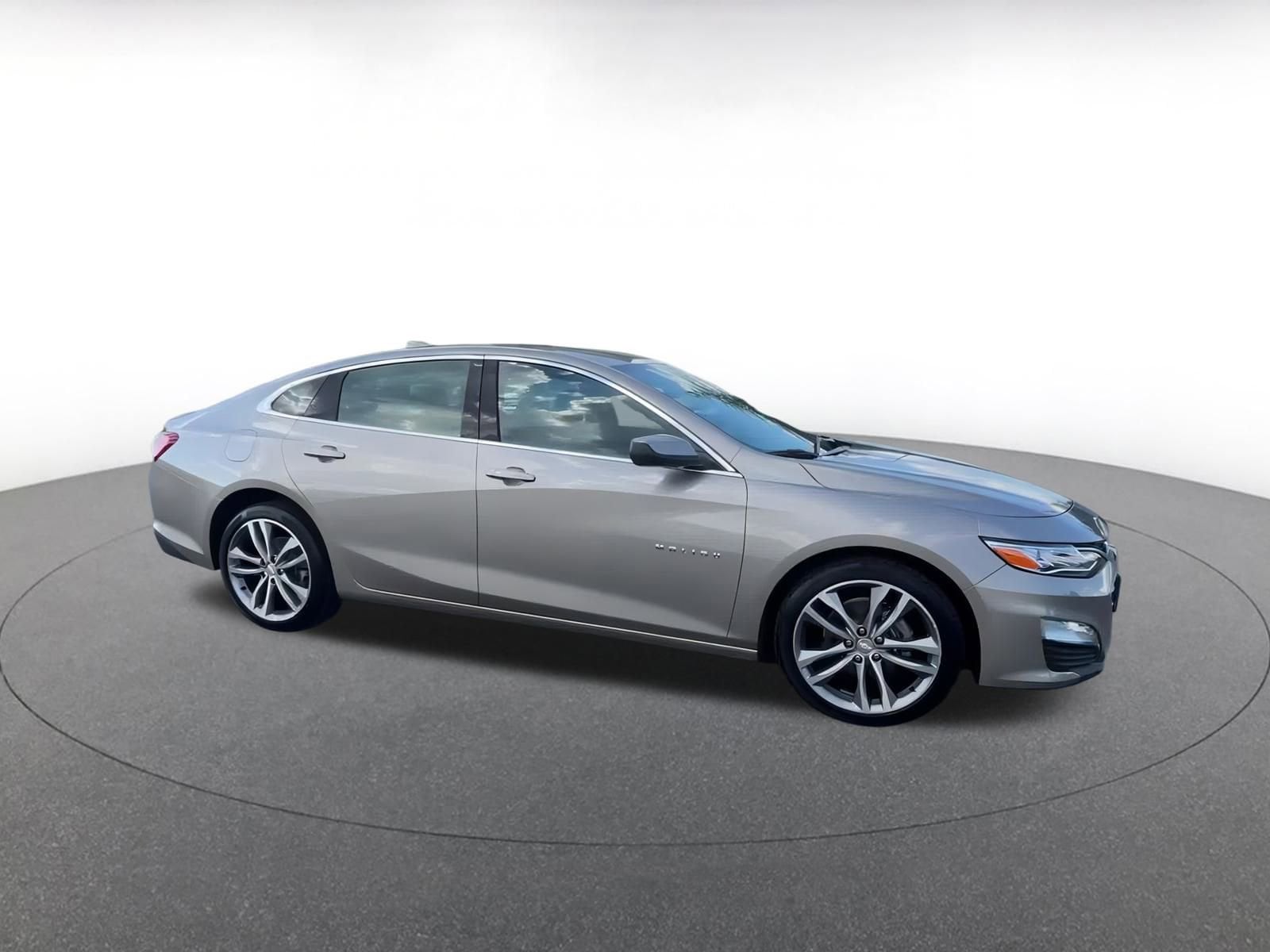 Thumbnail: 2024 Chevrolet Malibu - 2