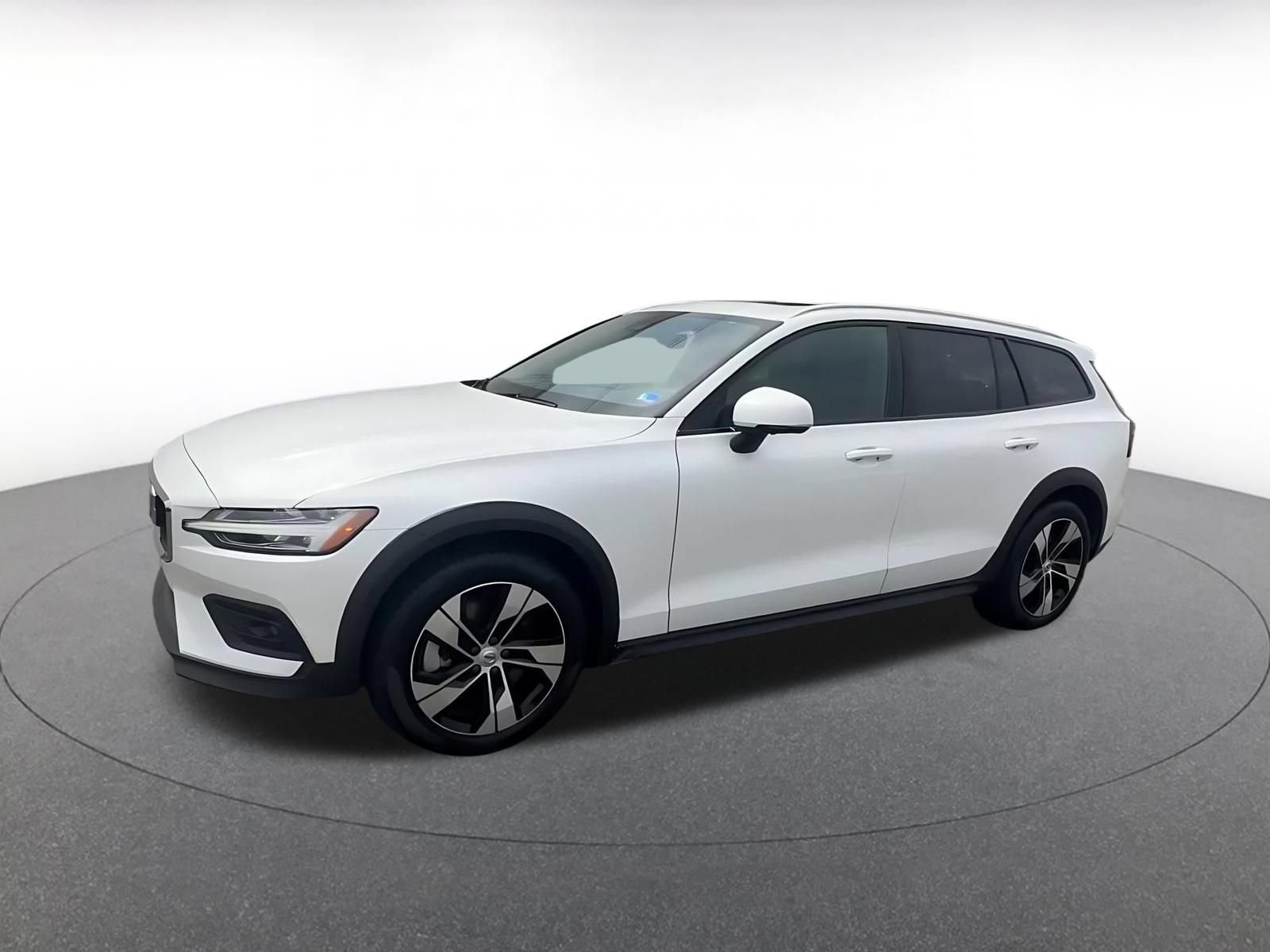 Thumbnail: 2025 Volvo S60 - 8