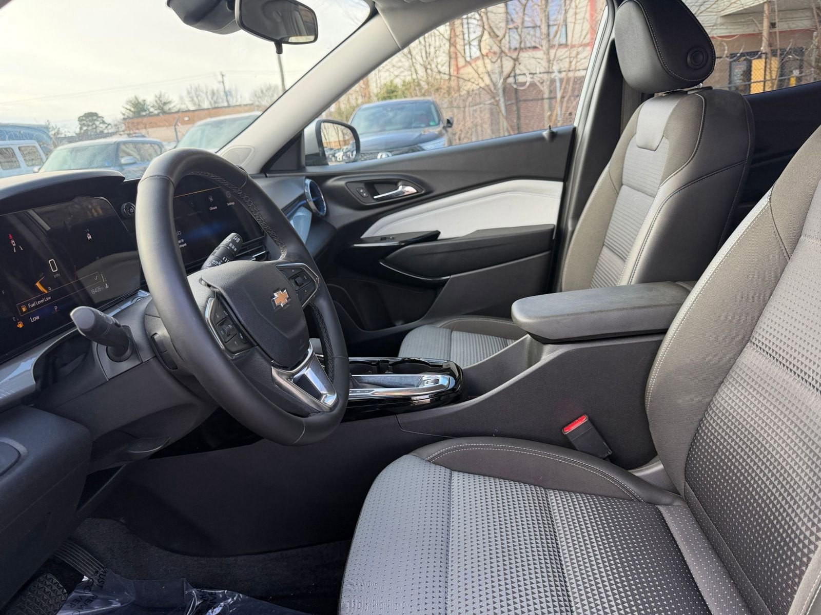 Thumbnail: 2025 Chevrolet Trax - 25