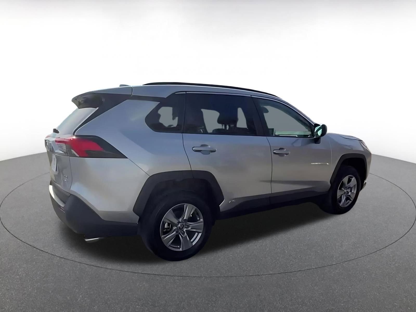 Thumbnail: 2025 Toyota RAV4 - 15