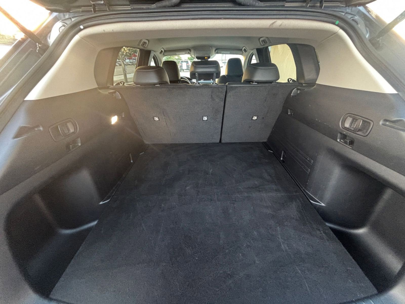 Thumbnail: 2025 Mazda CX-50 - 31