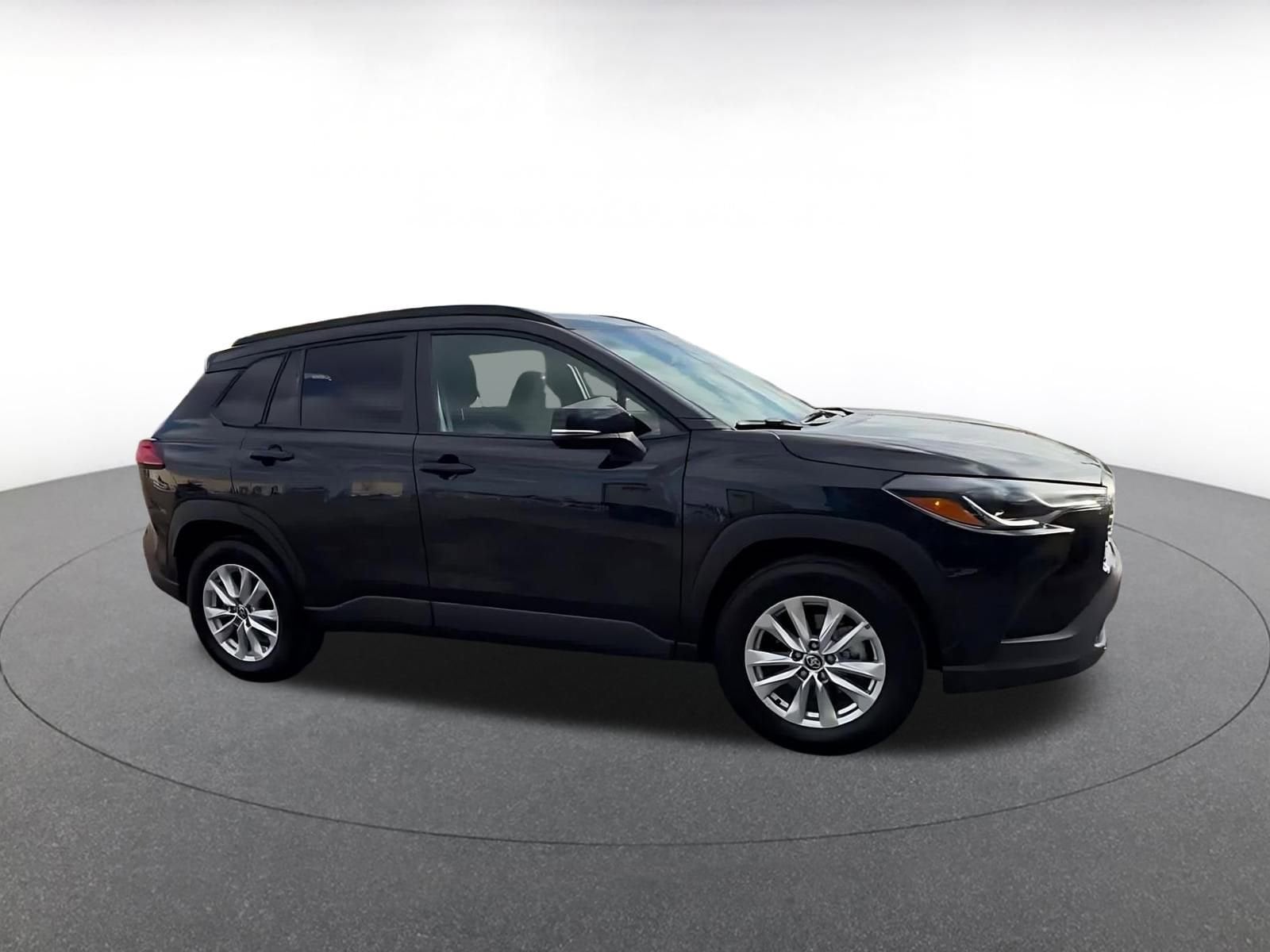 Thumbnail: 2025 Toyota Corolla Cross - 2