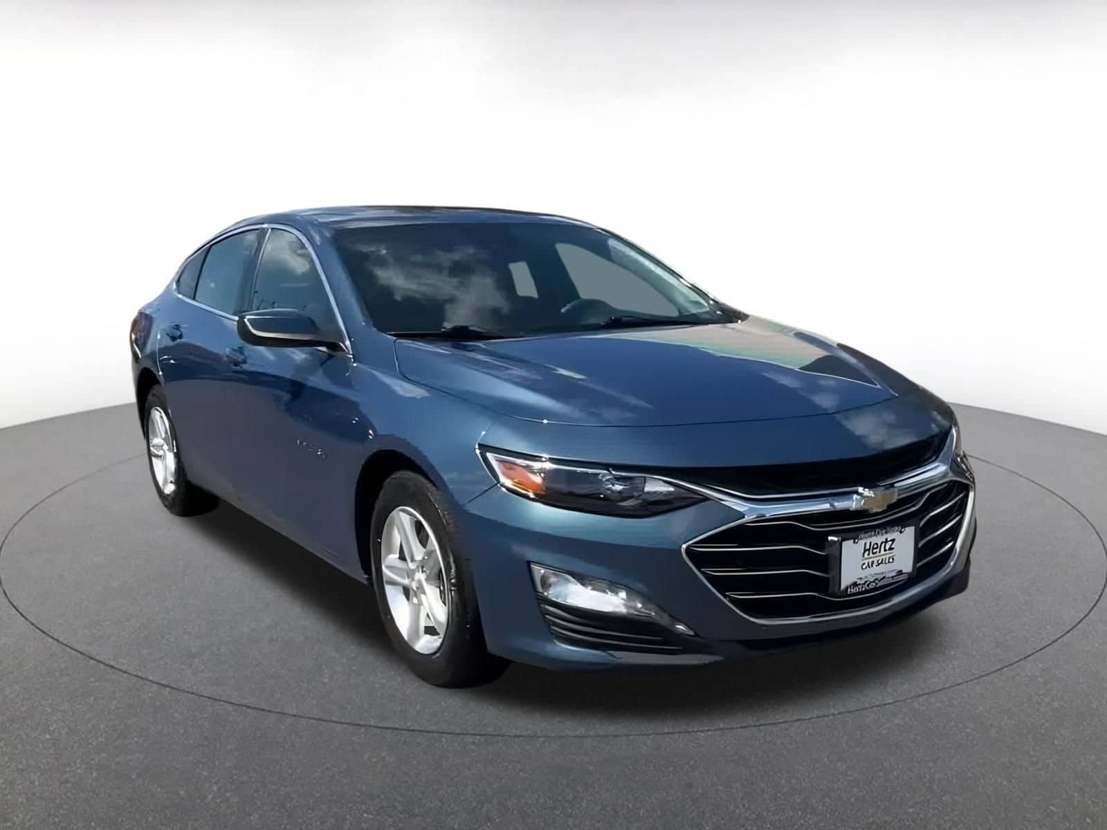 Thumbnail: 2024 Chevrolet Malibu - 3