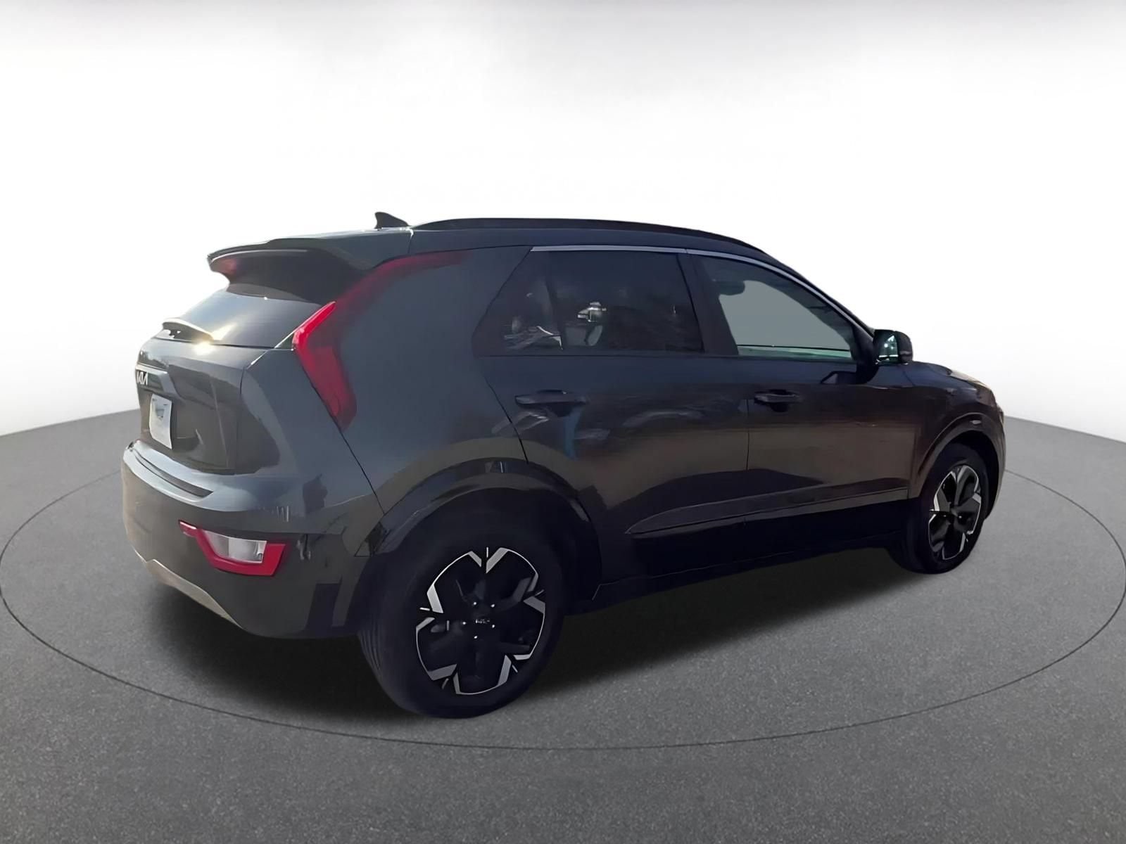 Thumbnail: 2023 Kia Niro - 11