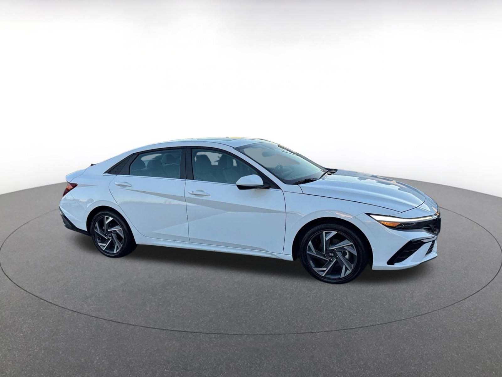 Thumbnail: 2025 Hyundai Elantra - 1