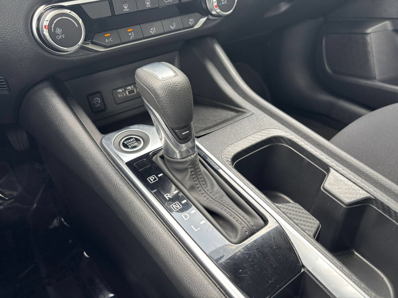 2025 Nissan Sentra SV - Photo 38