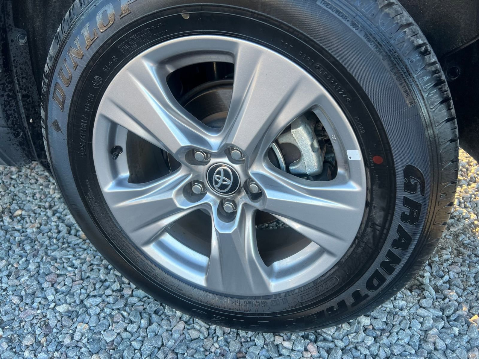 Thumbnail: 2025 Toyota RAV4 - 32