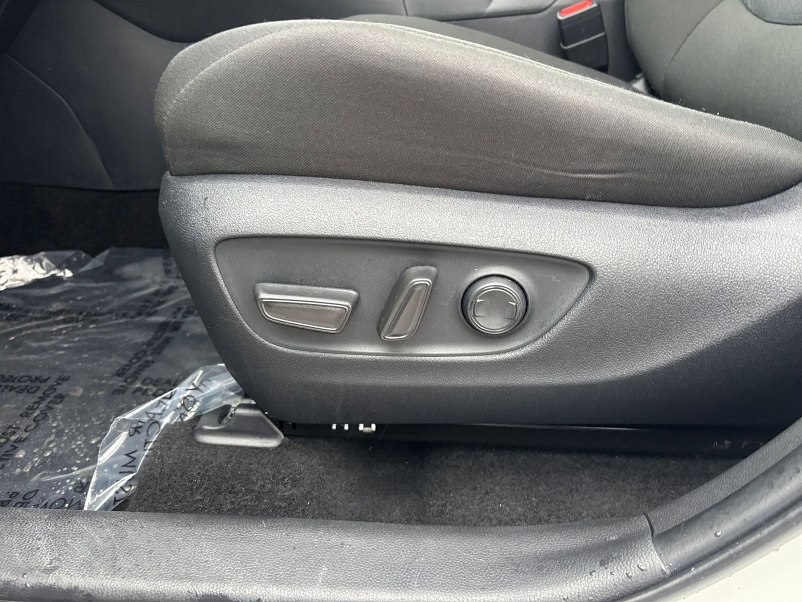 Thumbnail: 2025 Toyota RAV4 - 23