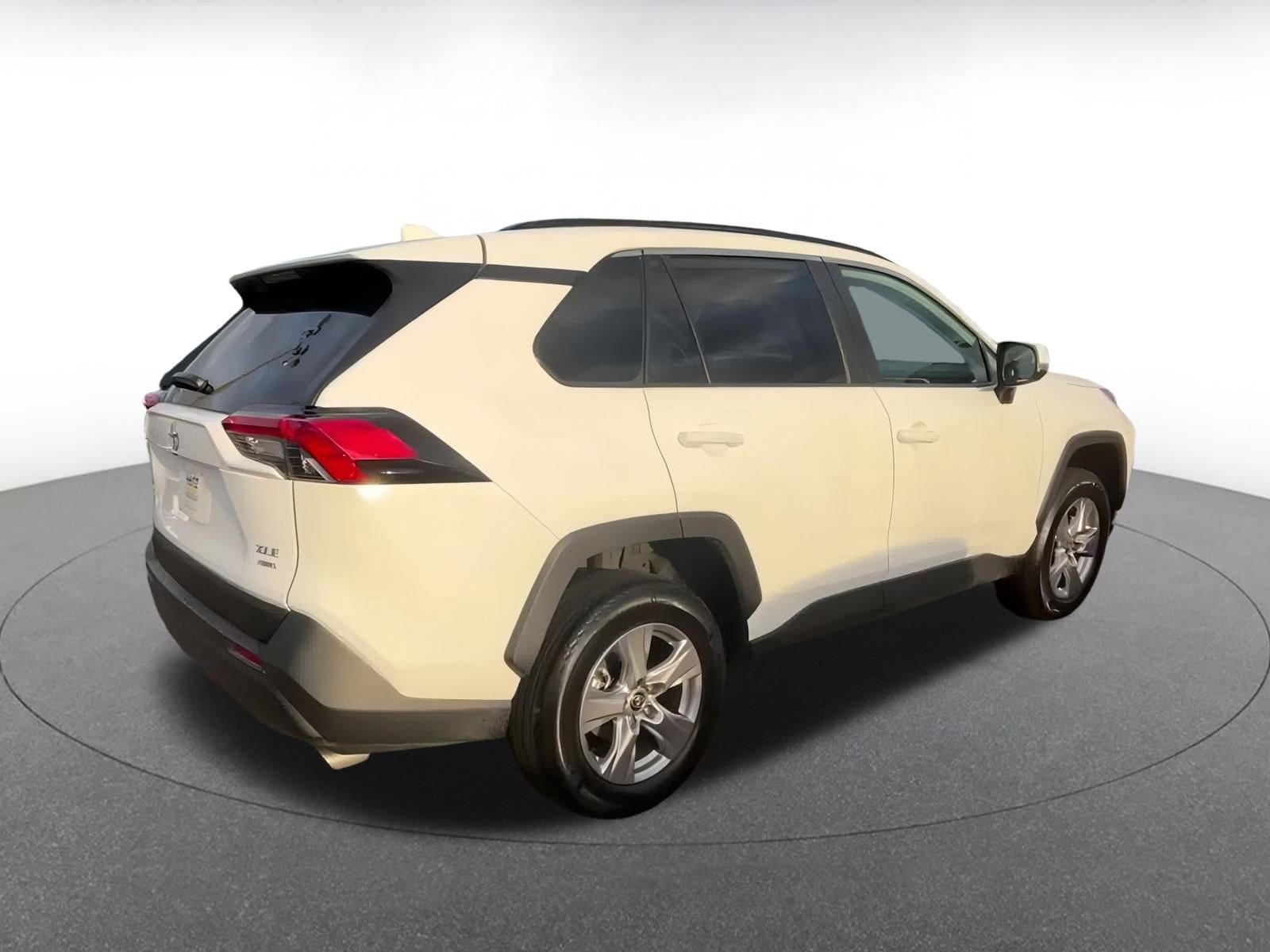 Thumbnail: 2025 Toyota RAV4 - 15