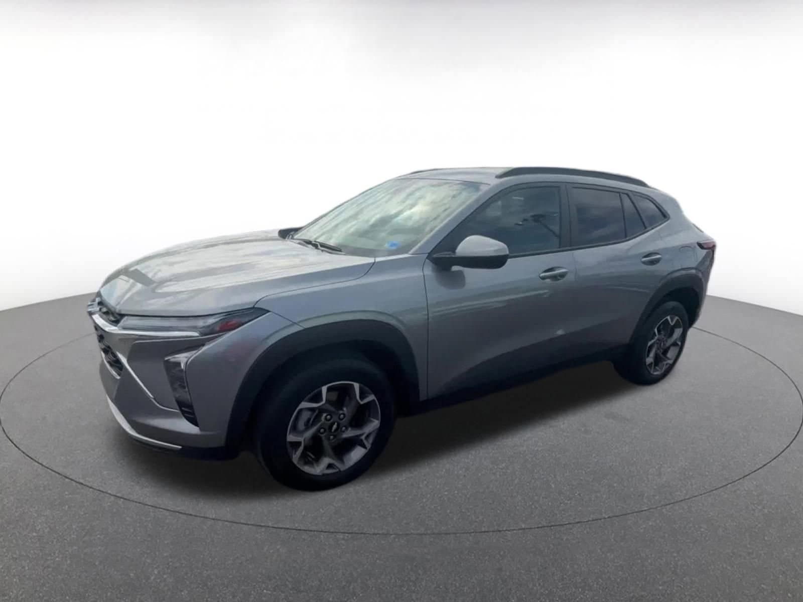 Thumbnail: 2025 Chevrolet Trax - 8