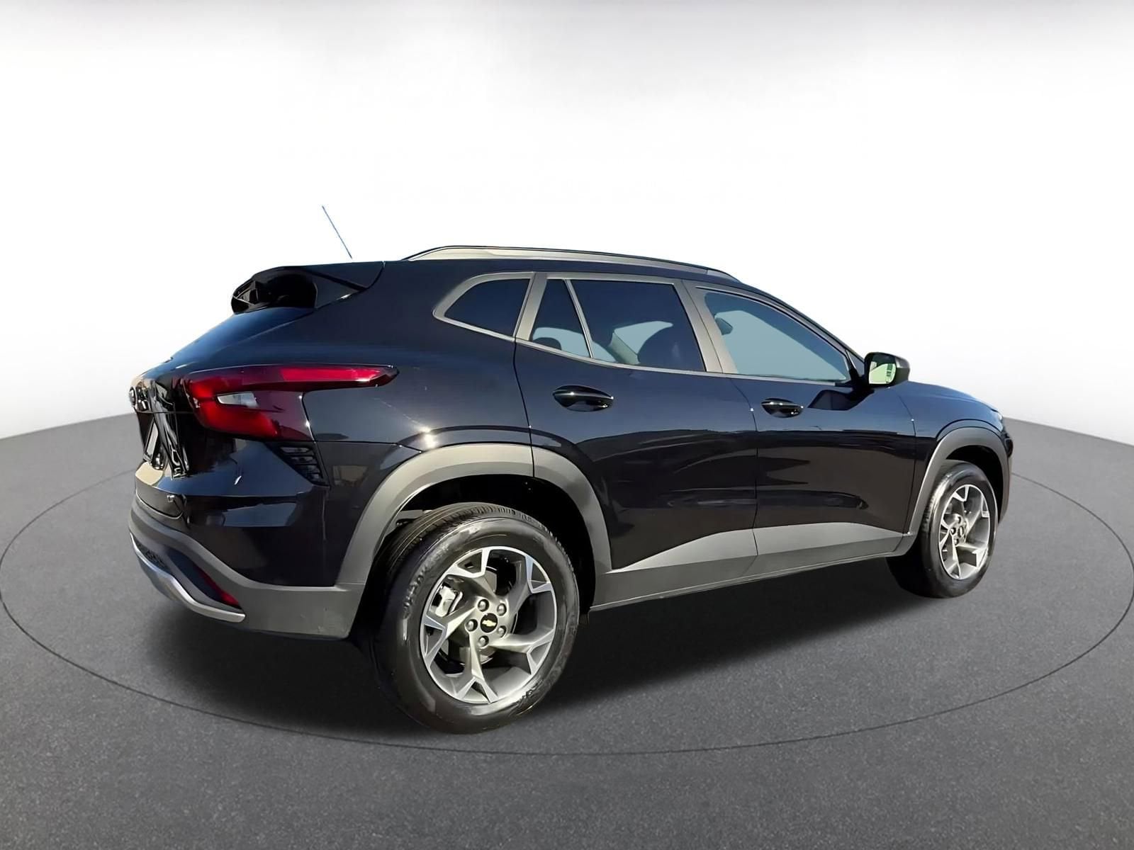 Thumbnail: 2025 Chevrolet Trax - 15