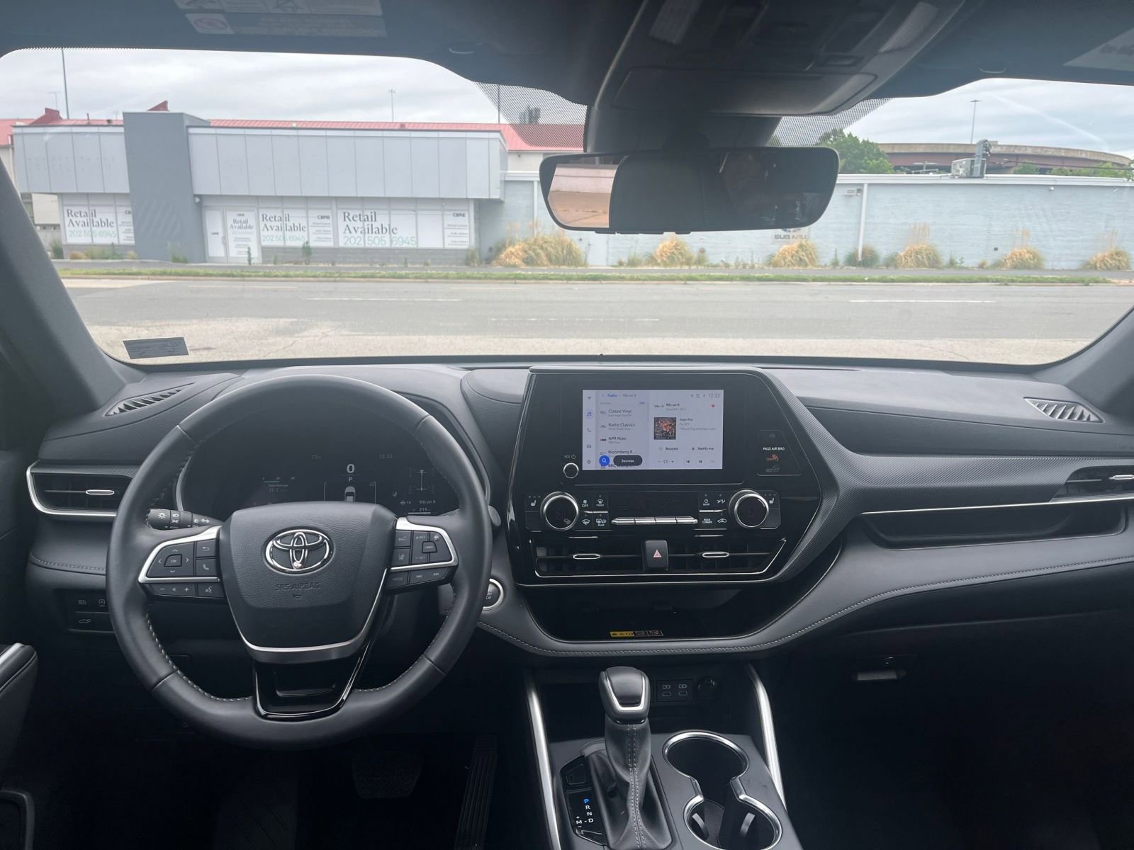 Thumbnail: 2025 Toyota Highlander - 35