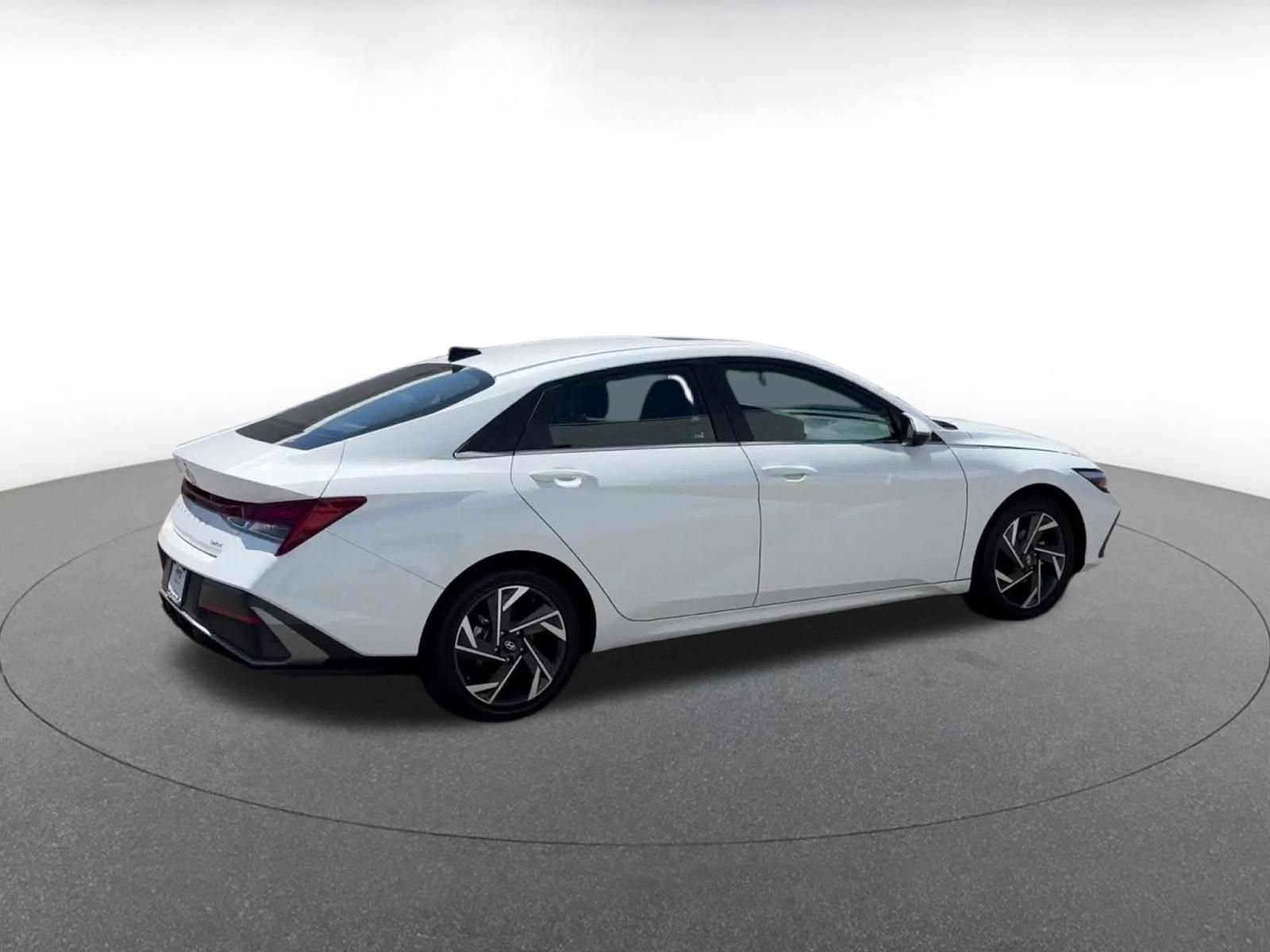 Thumbnail: 2025 Hyundai Elantra - 15