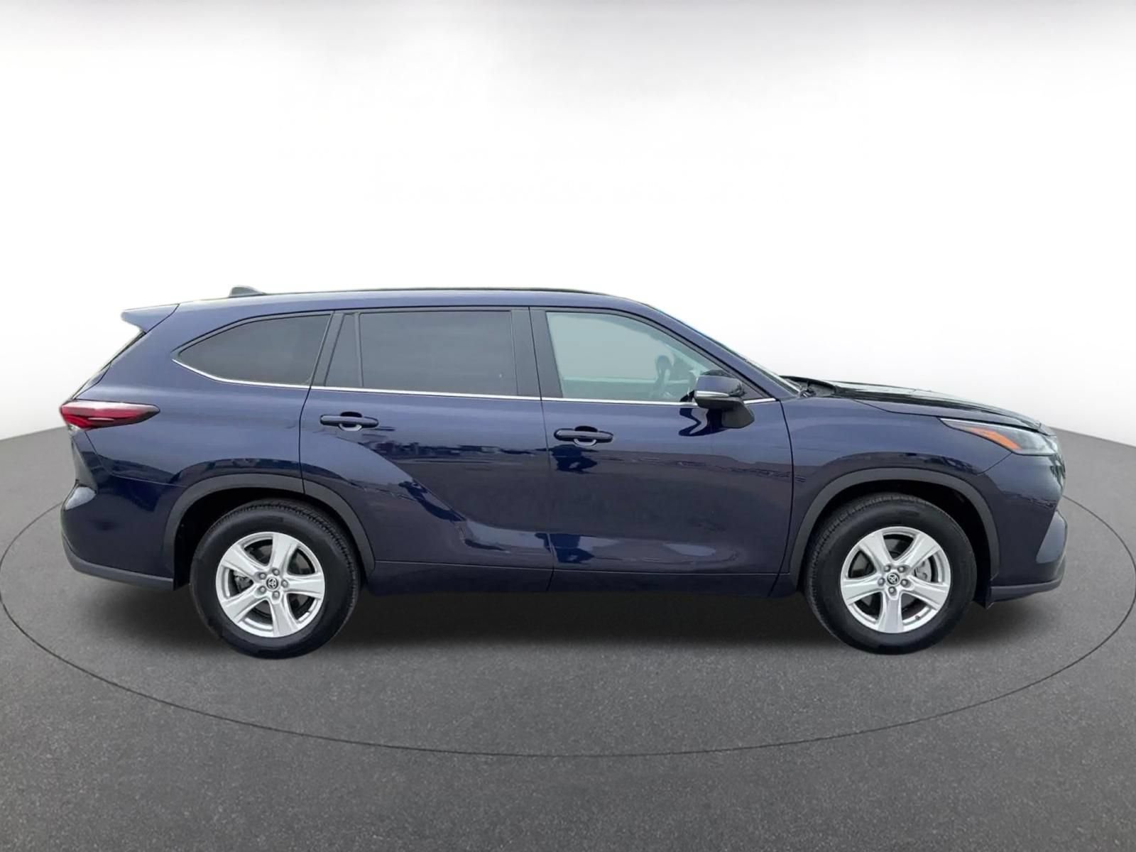 Thumbnail: 2025 Toyota Highlander - 15