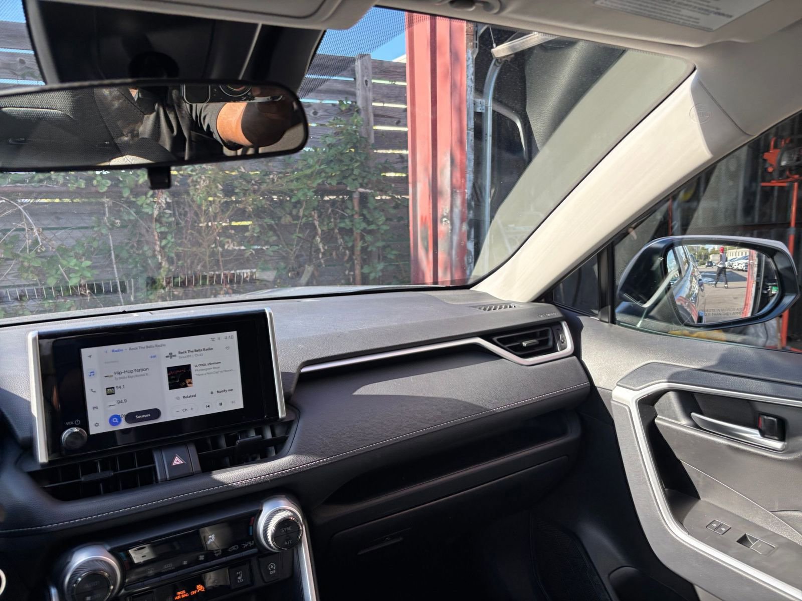 Thumbnail: 2025 Toyota RAV4 - 35