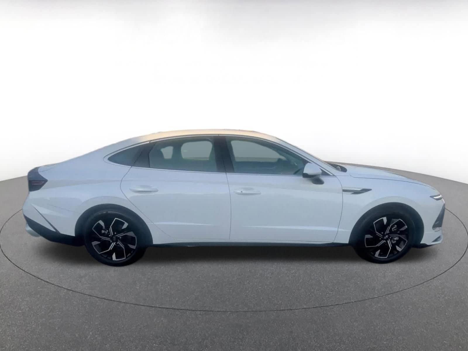 Thumbnail: 2025 Hyundai Sonata - 16