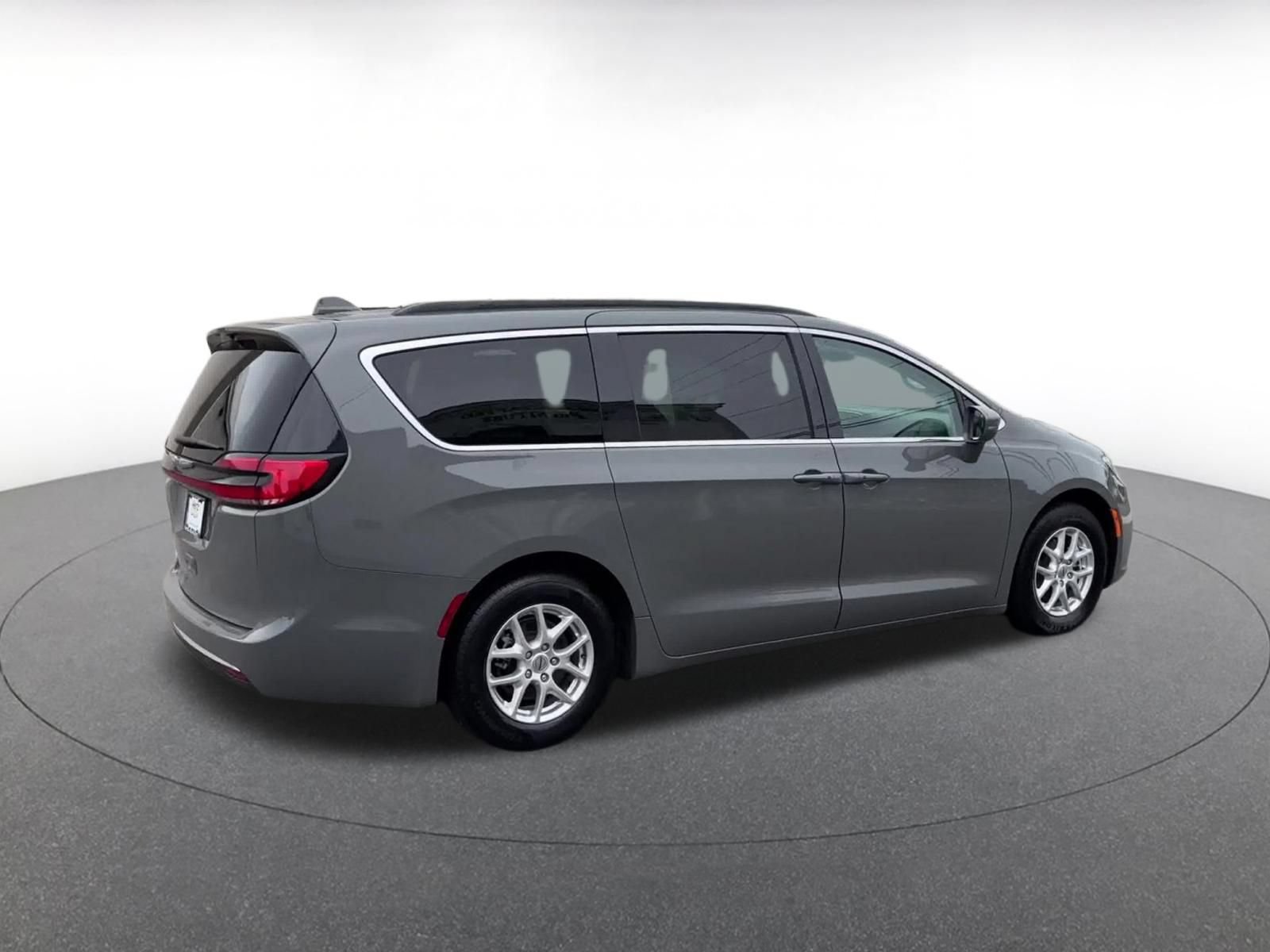 Thumbnail: 2022 Chrysler Pacifica - 15