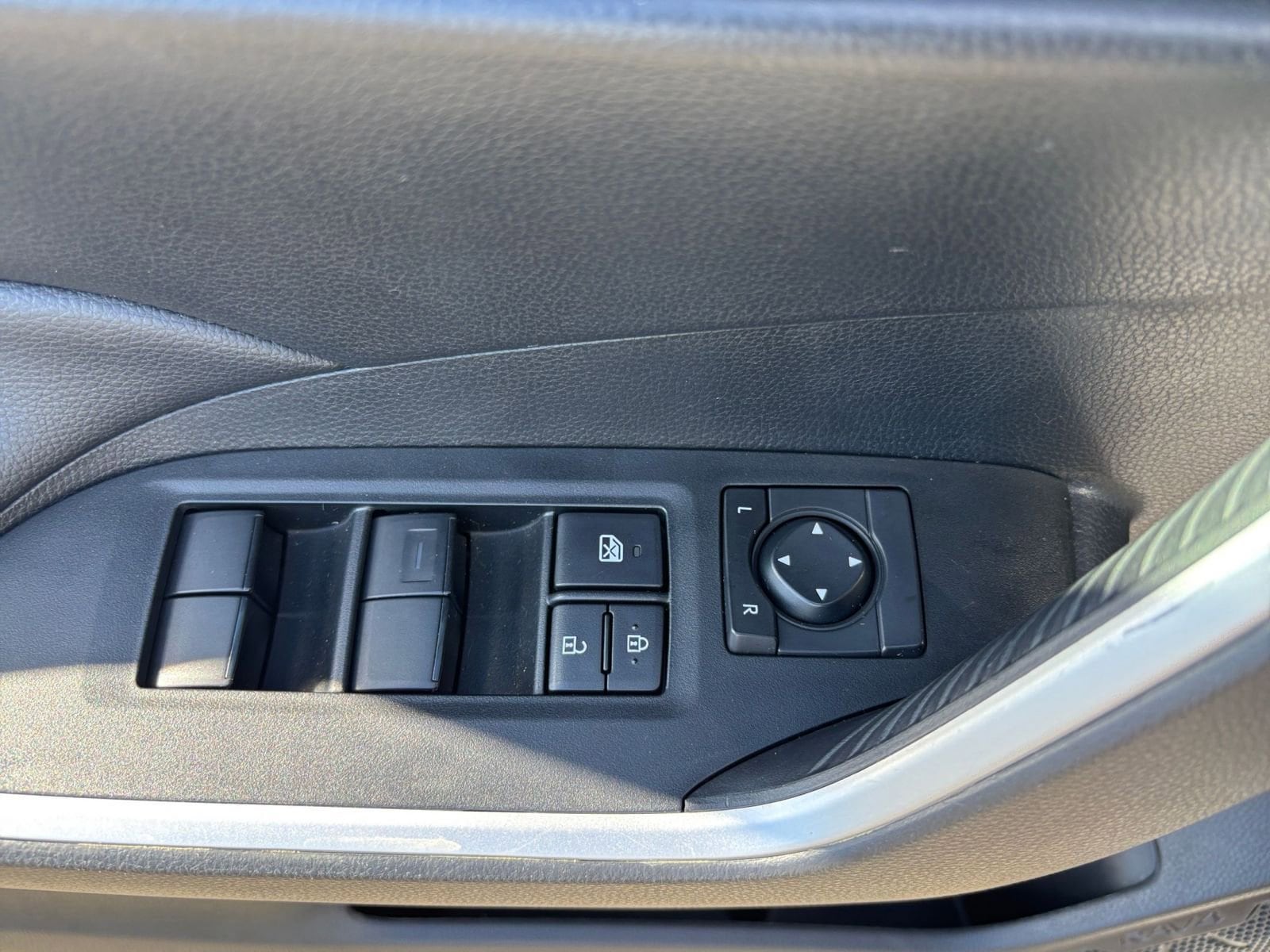 Thumbnail: 2025 Toyota RAV4 - 20