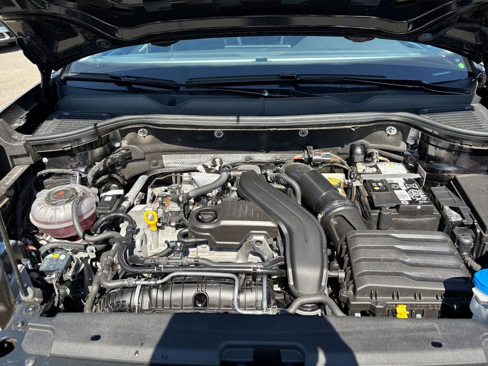 Thumbnail: 2025 Volkswagen Taos - 33