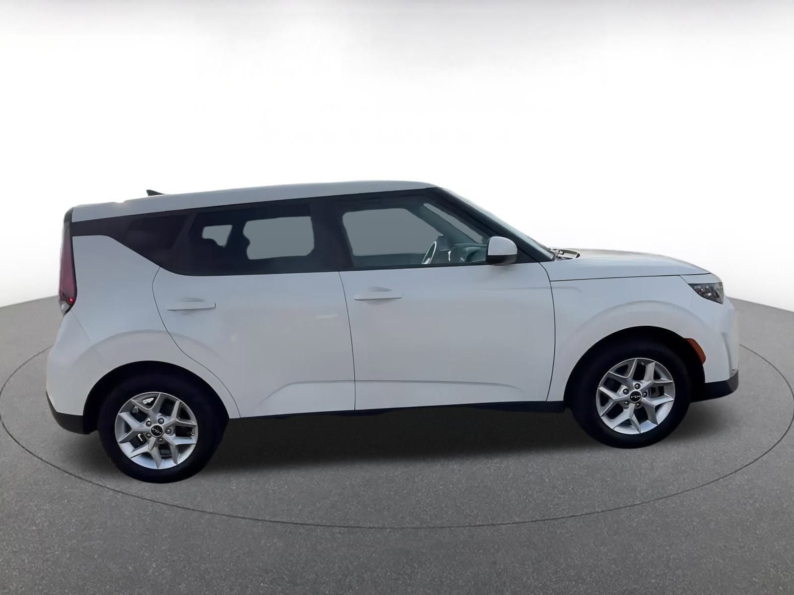 Thumbnail: 2023 Kia Soul - 16