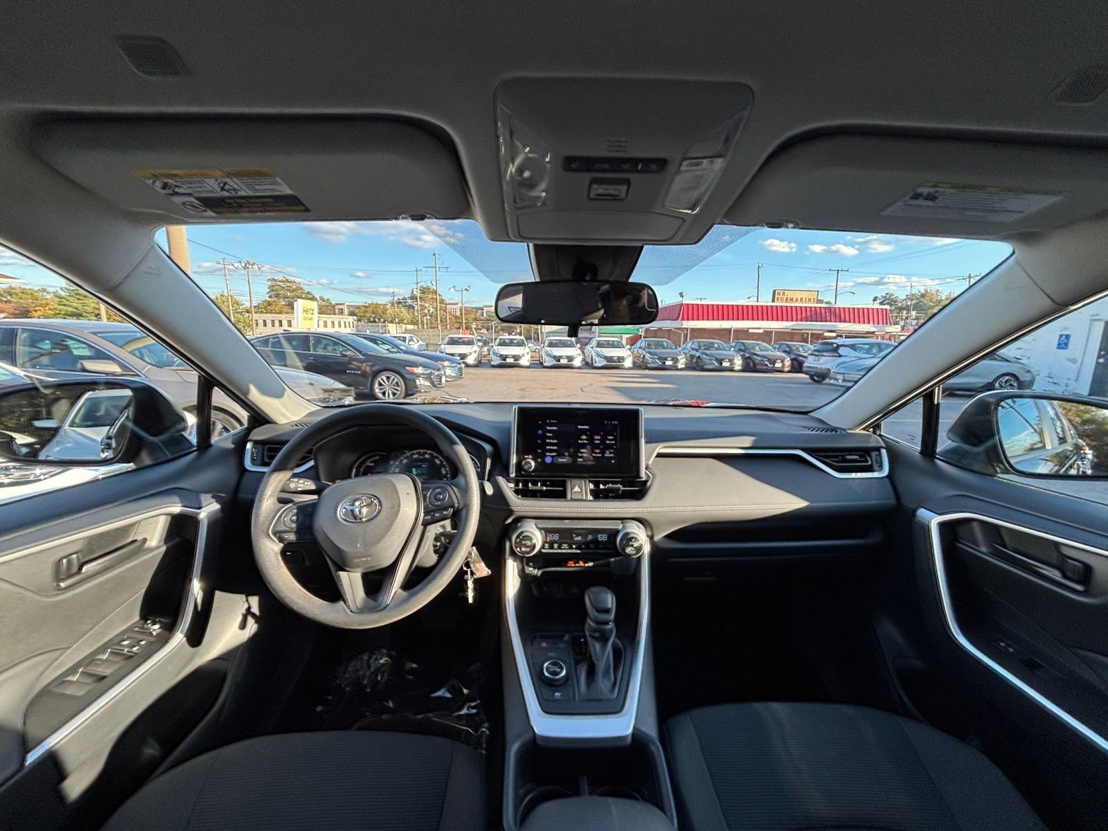 Thumbnail: 2025 Toyota RAV4 - 32