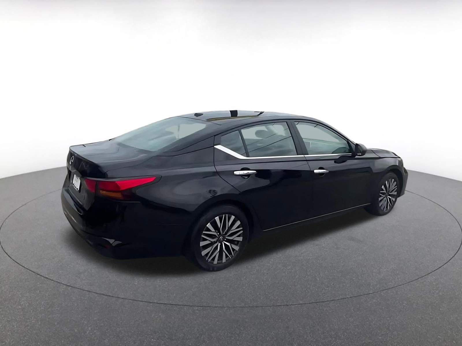 Thumbnail: 2025 Nissan Altima - 14