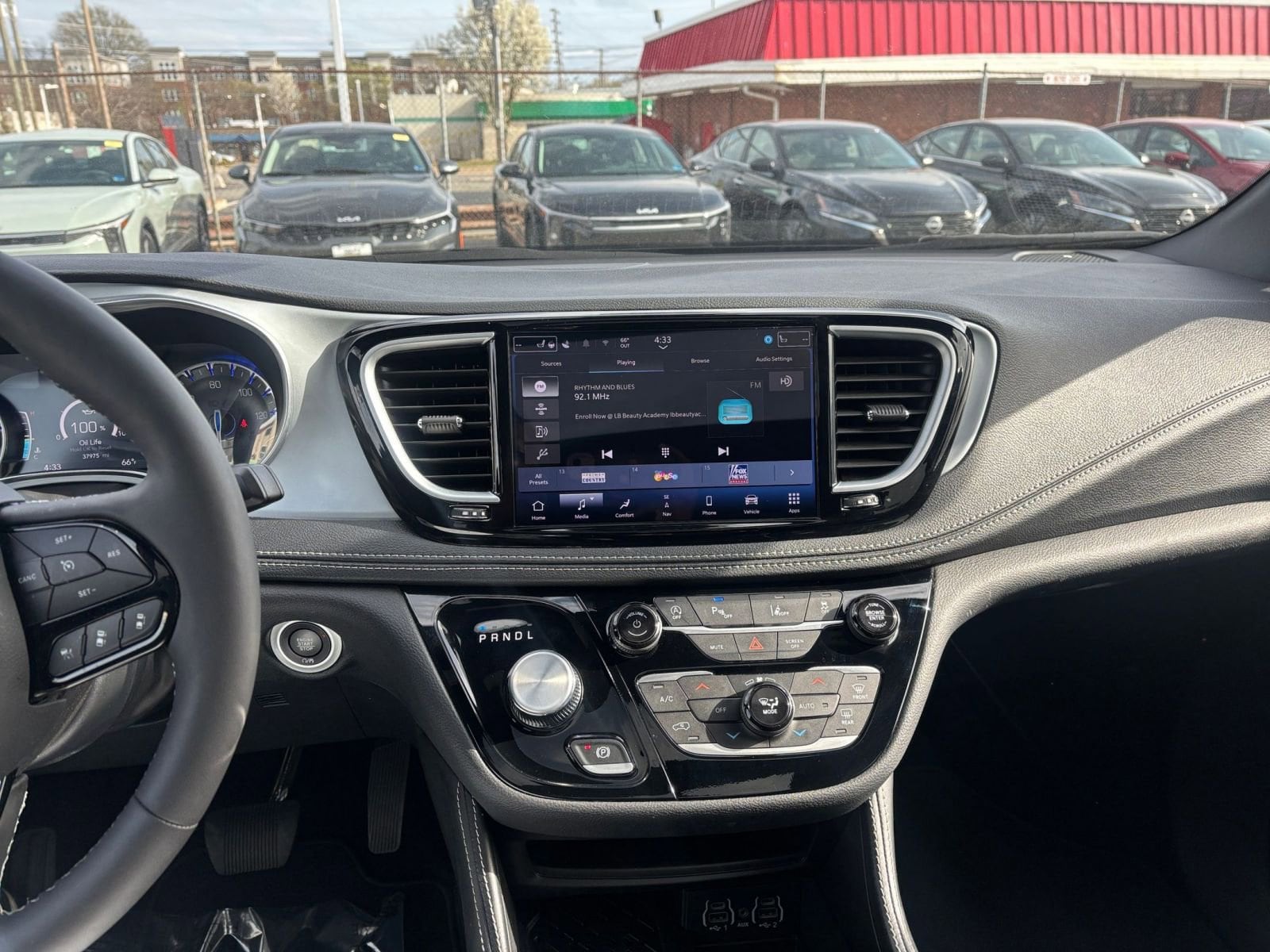 Thumbnail: 2025 Chrysler Pacifica - 17