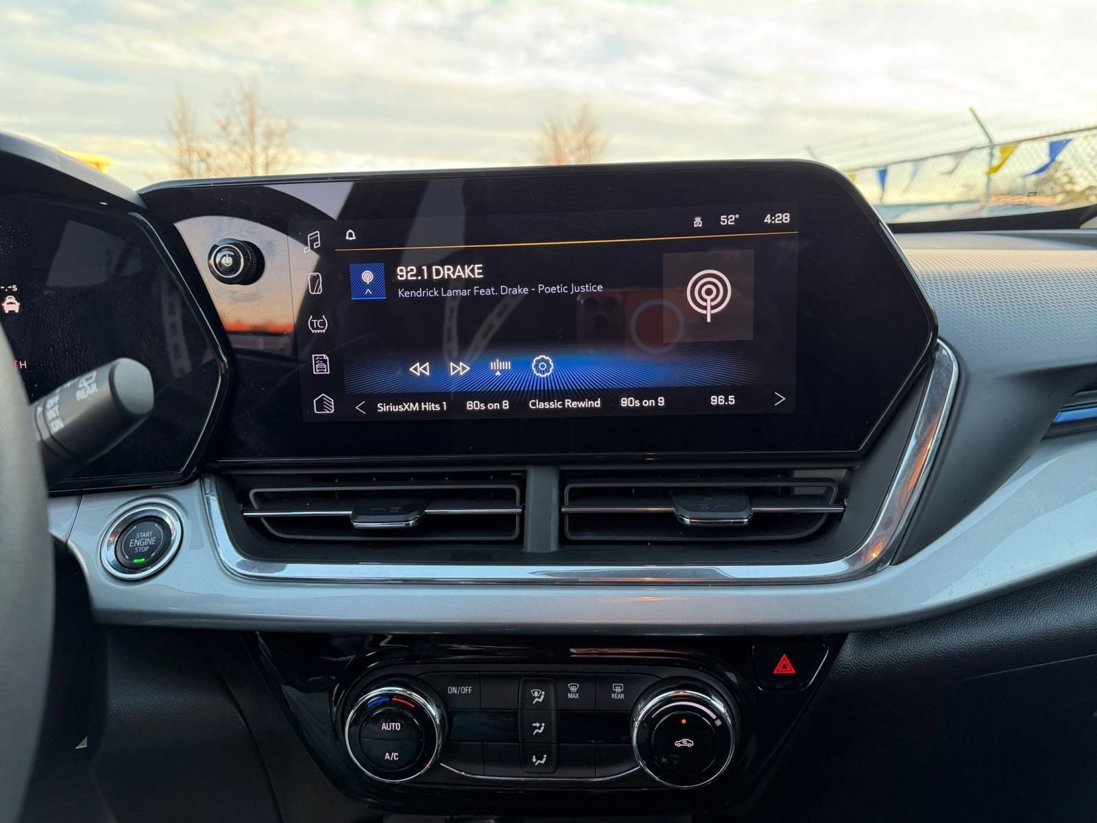 Thumbnail: 2025 Chevrolet Trax - 18