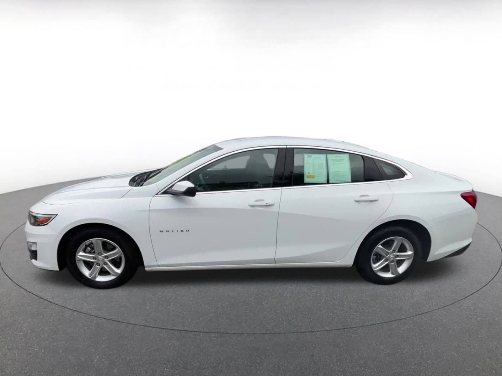 Thumbnail: 2024 Chevrolet Malibu - 9