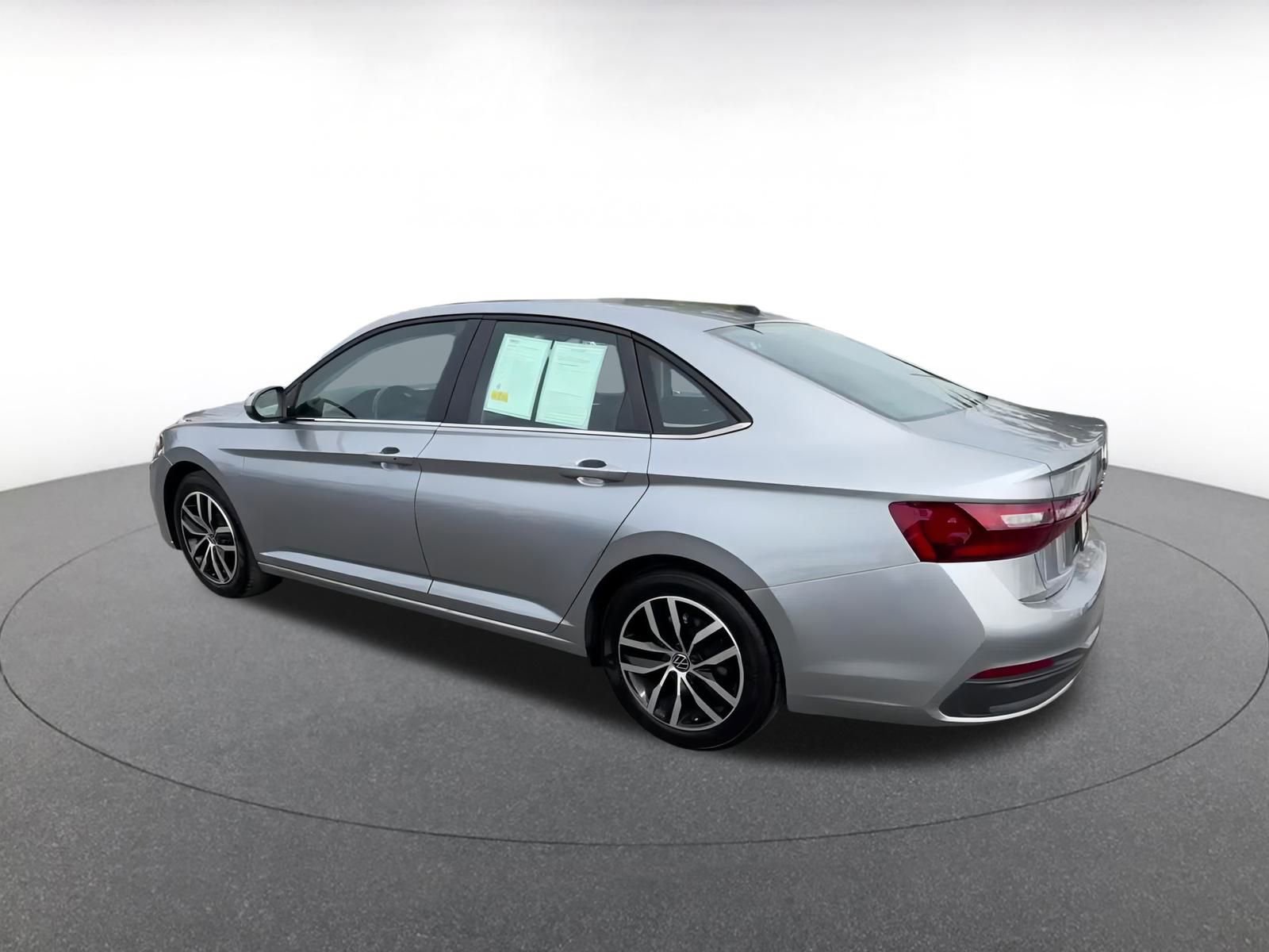 Thumbnail: 2025 Volkswagen Jetta - 11