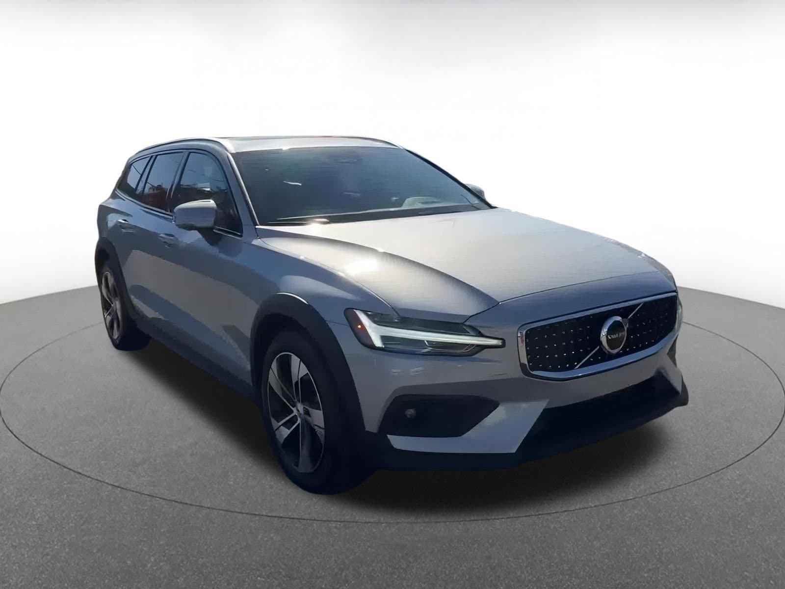 Thumbnail: 2025 Volvo S60 - 3
