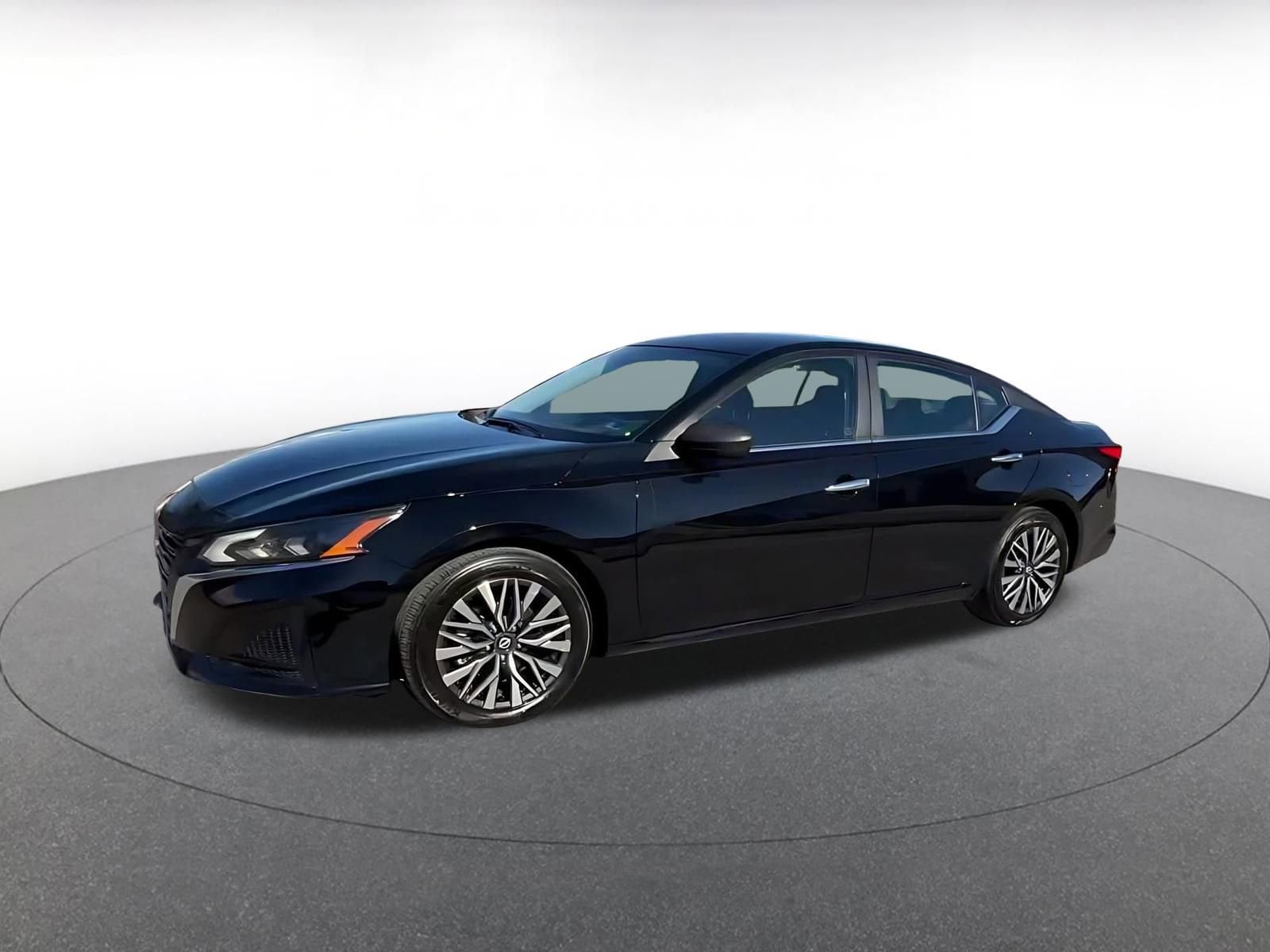 Thumbnail: 2025 Nissan Altima - 8