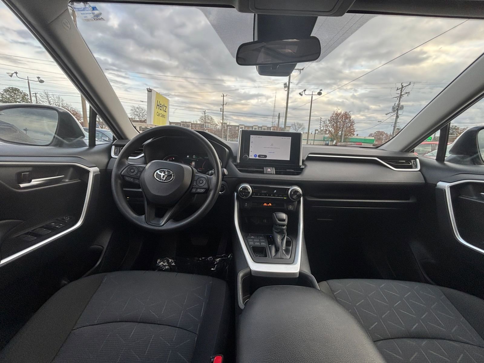 Thumbnail: 2025 Toyota RAV4 - 33