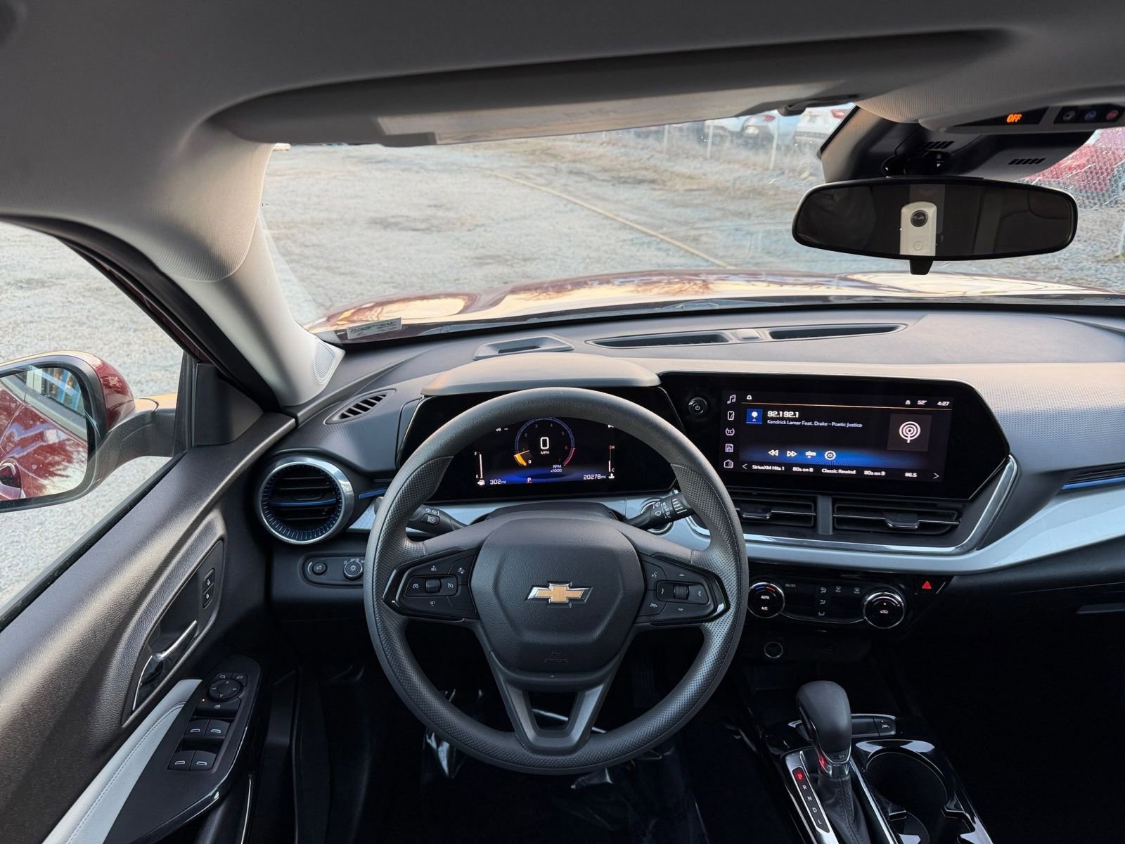 Thumbnail: 2025 Chevrolet Trax - 32