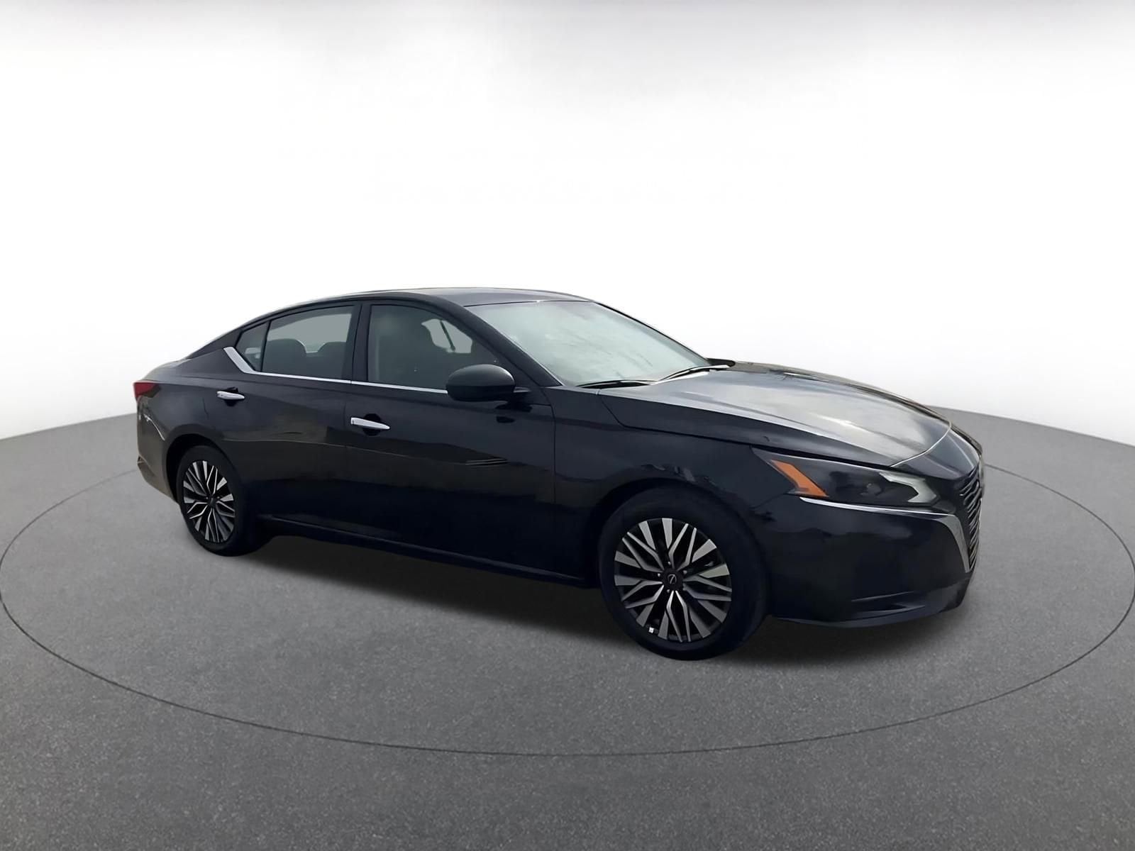 Thumbnail: 2025 Nissan Altima - 2