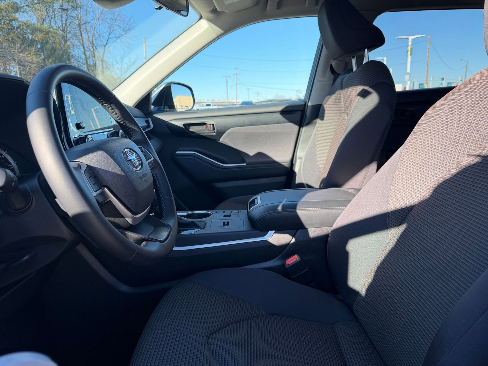 Thumbnail: 2025 Toyota Highlander - 28