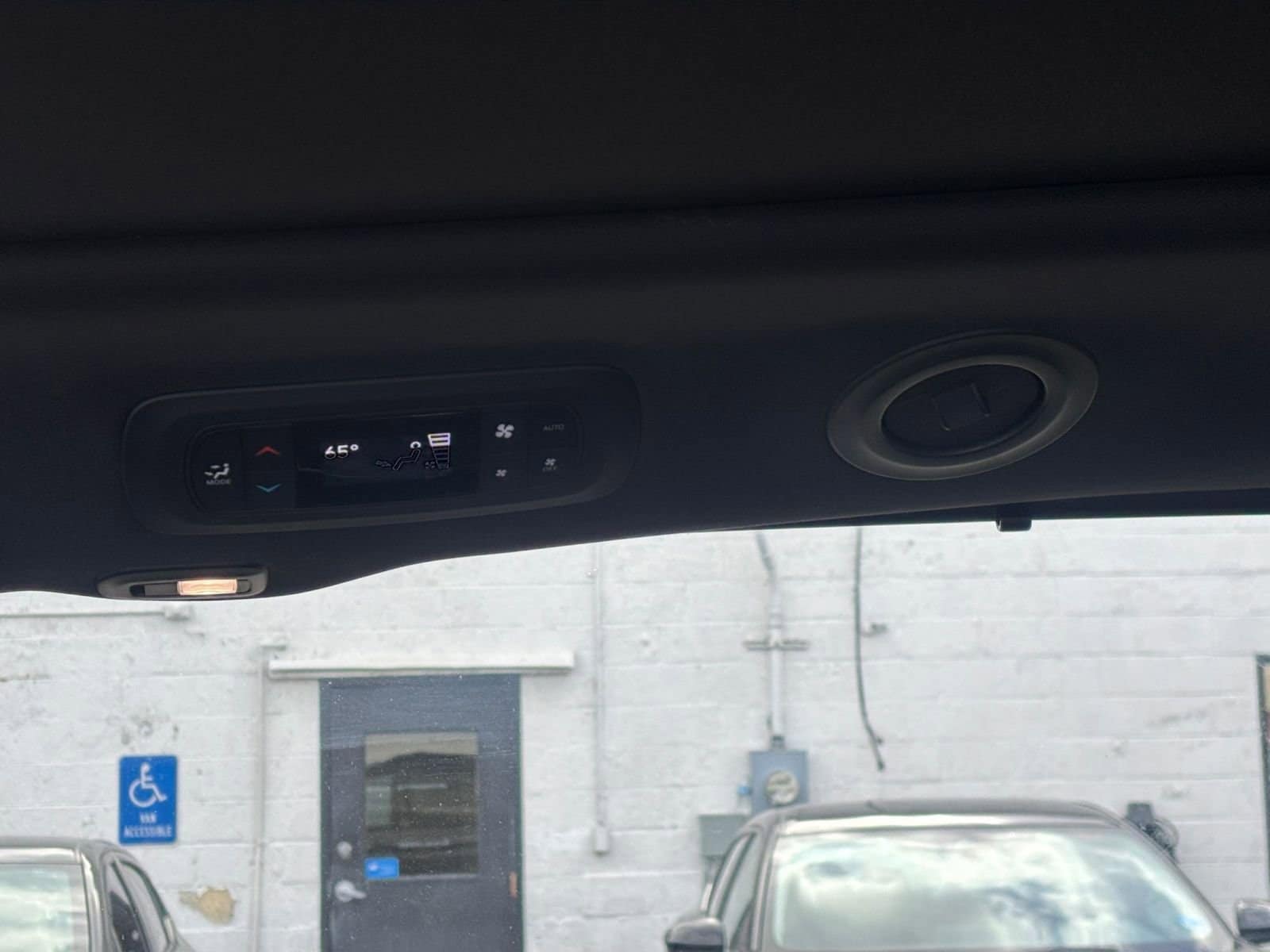 Thumbnail: 2025 Chrysler Pacifica - 25