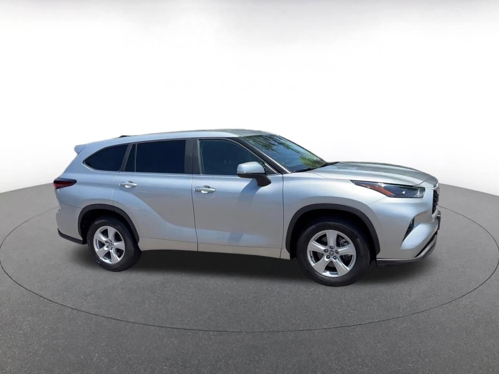 Thumbnail: 2025 Toyota Highlander - 2