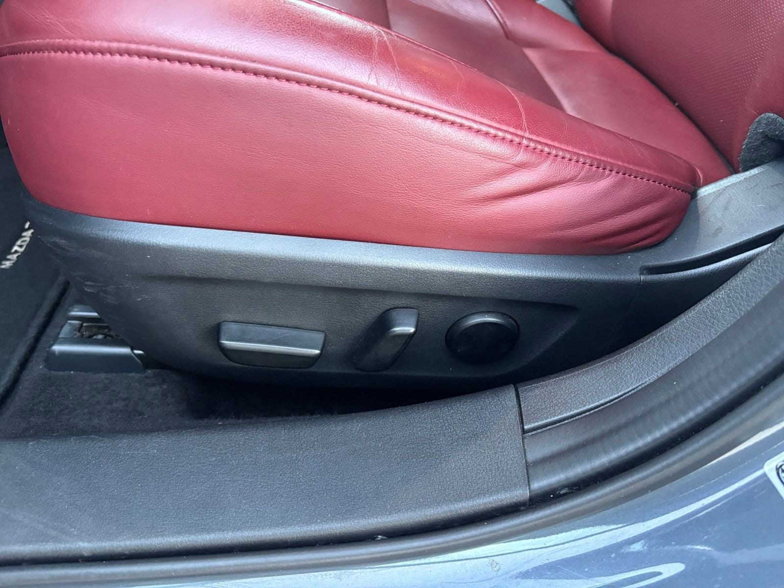 Thumbnail: 2025 Mazda Mazda3 - 23