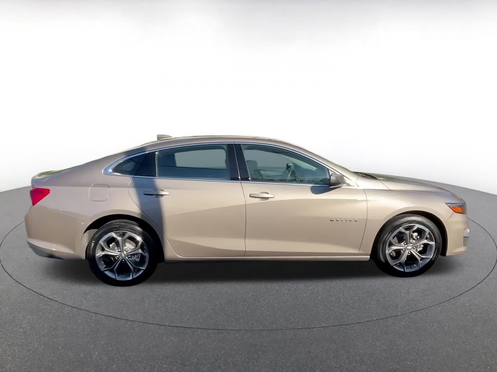 Thumbnail: 2024 Chevrolet Malibu - 16