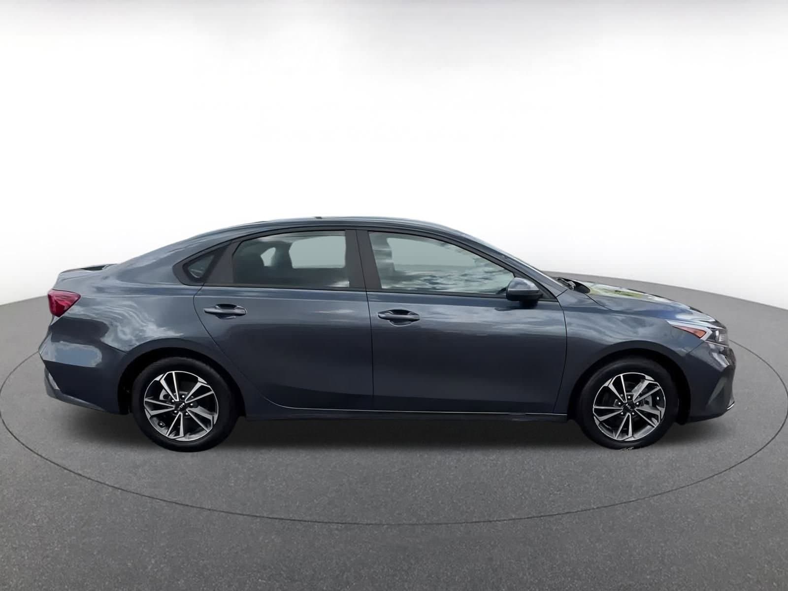 Thumbnail: 2023 Kia Forte - 16