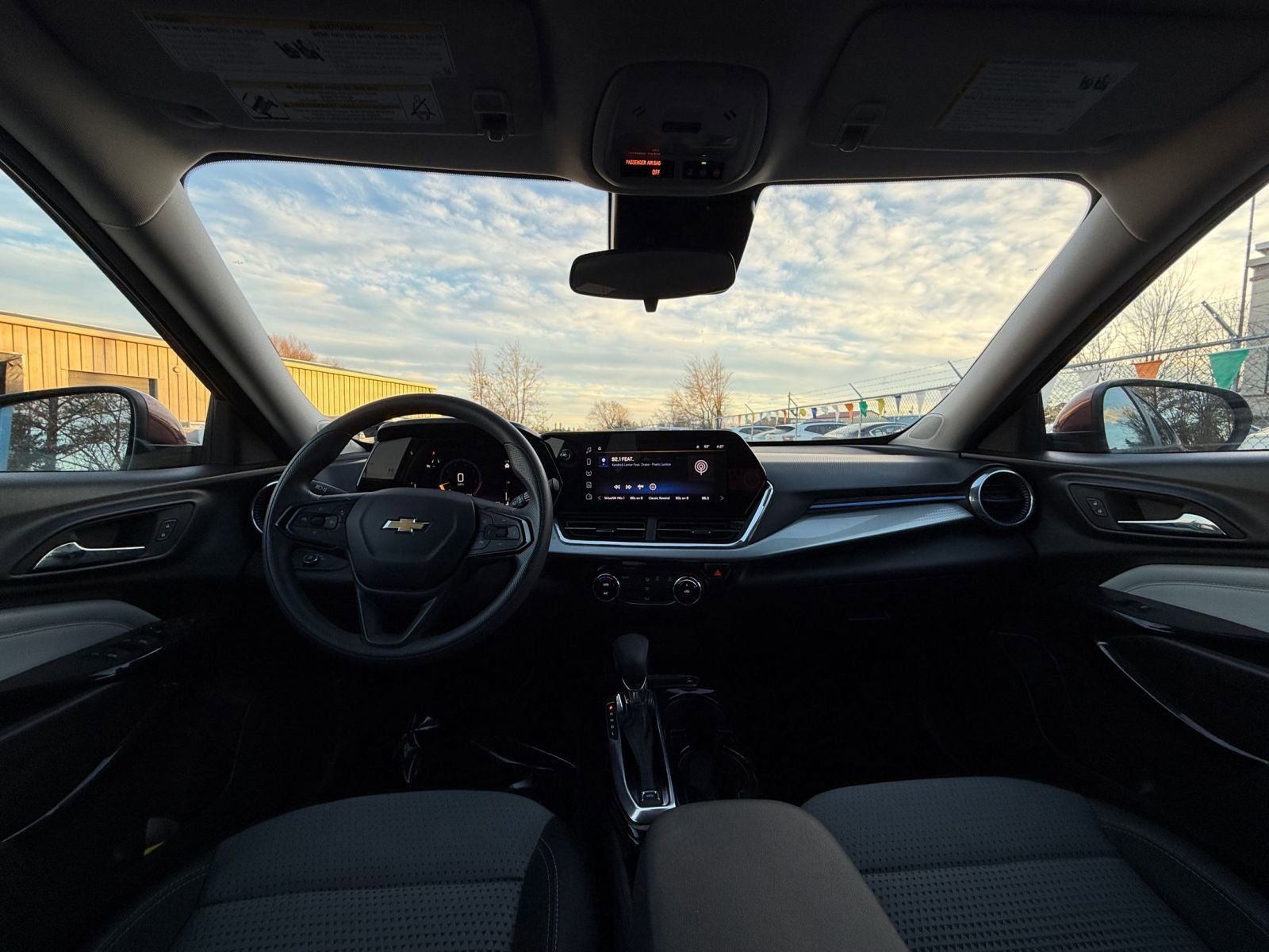 Thumbnail: 2025 Chevrolet Trax - 31