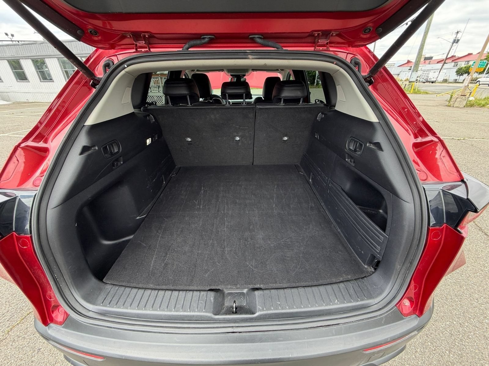 Thumbnail: 2025 Mazda CX-50 - 29