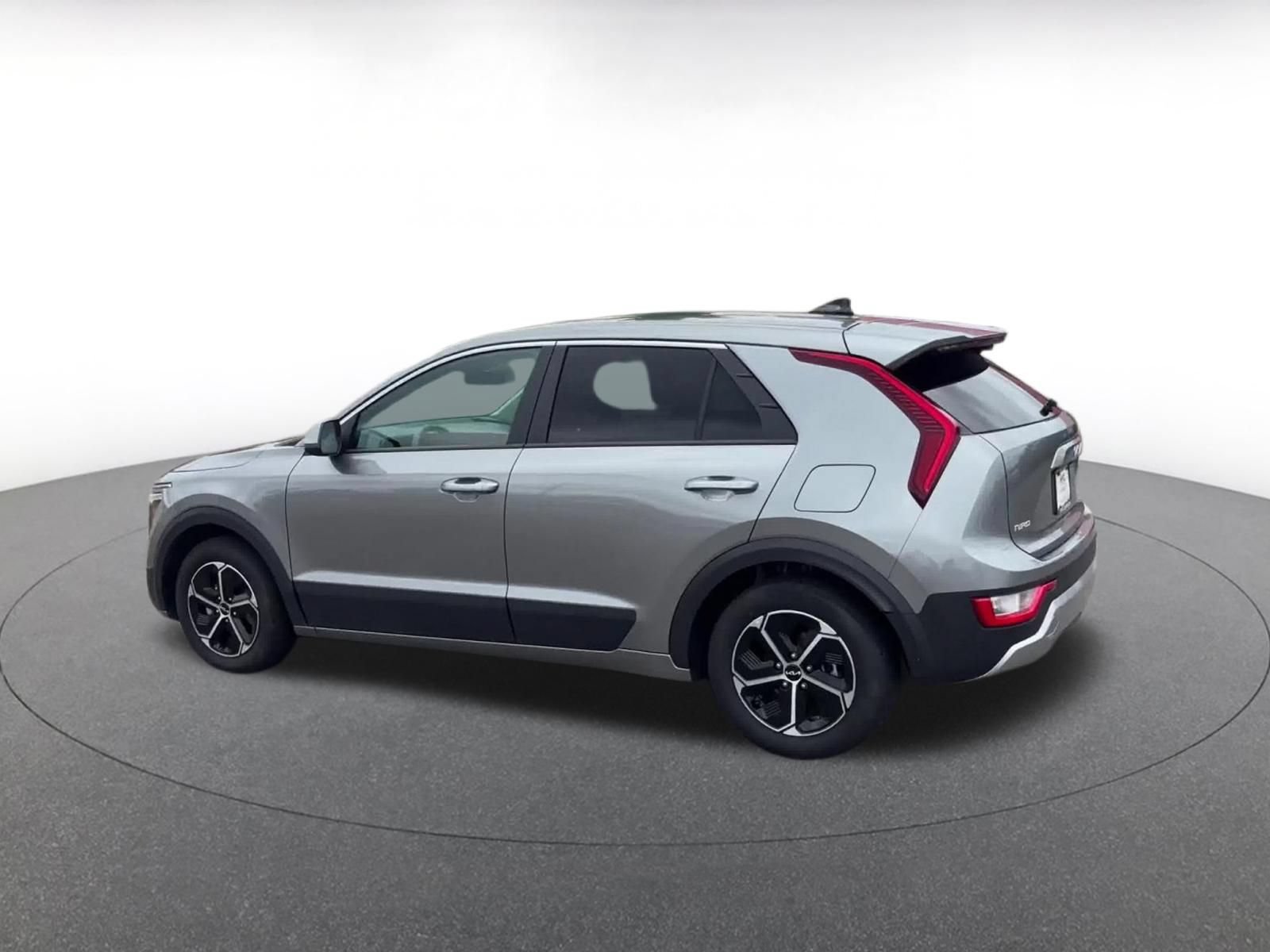 Thumbnail: 2026 Kia Niro - 10