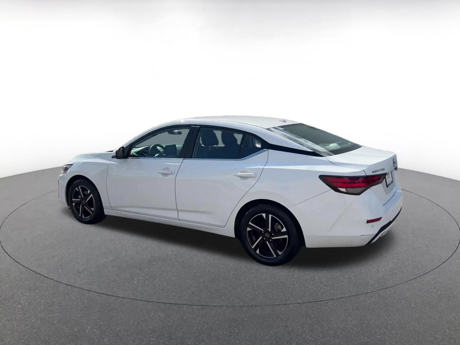 Thumbnail: 2025 Nissan Sentra - 10