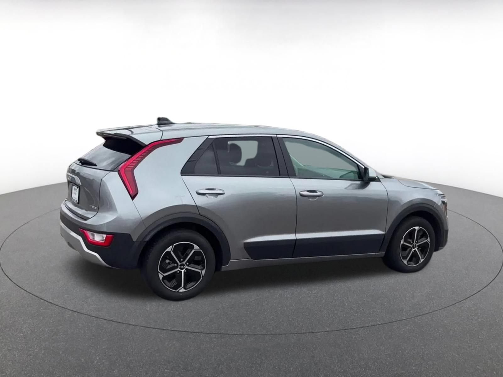 Thumbnail: 2026 Kia Niro - 15