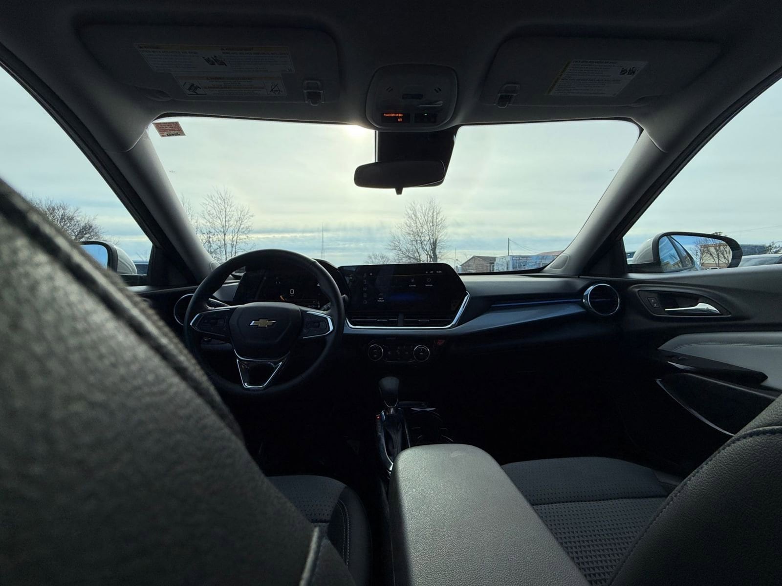 Thumbnail: 2025 Chevrolet Trax - 32