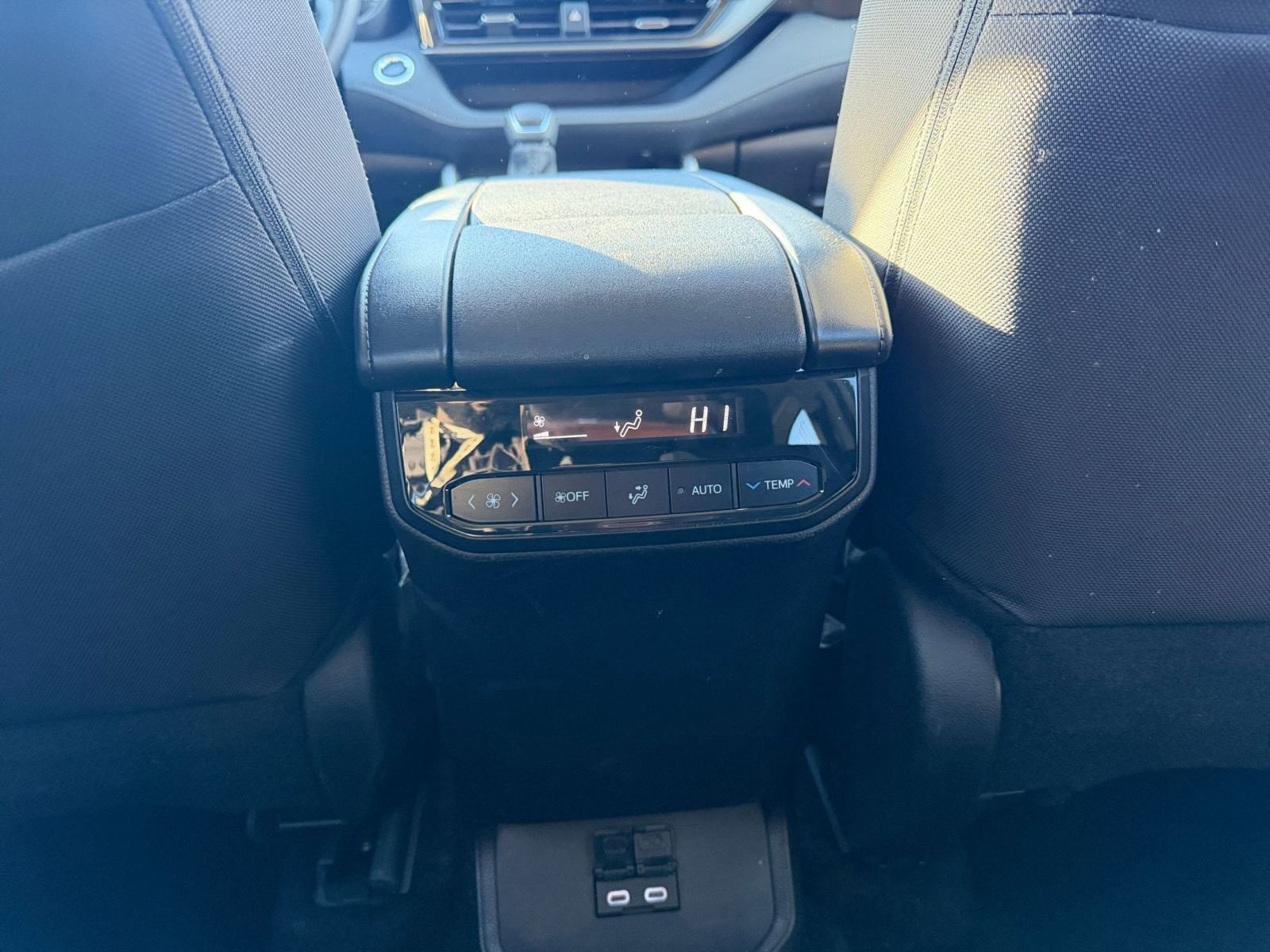 Thumbnail: 2025 Toyota Highlander - 25