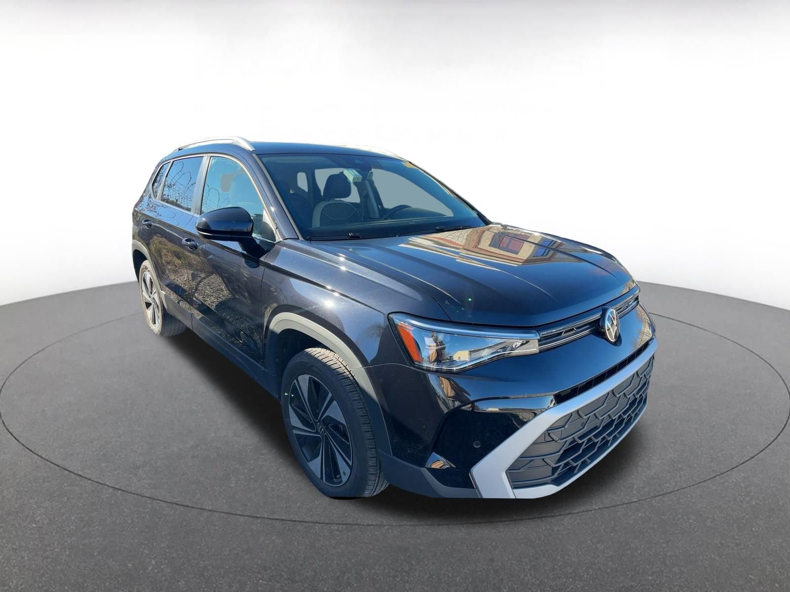 Thumbnail: 2025 Volkswagen Taos - 1